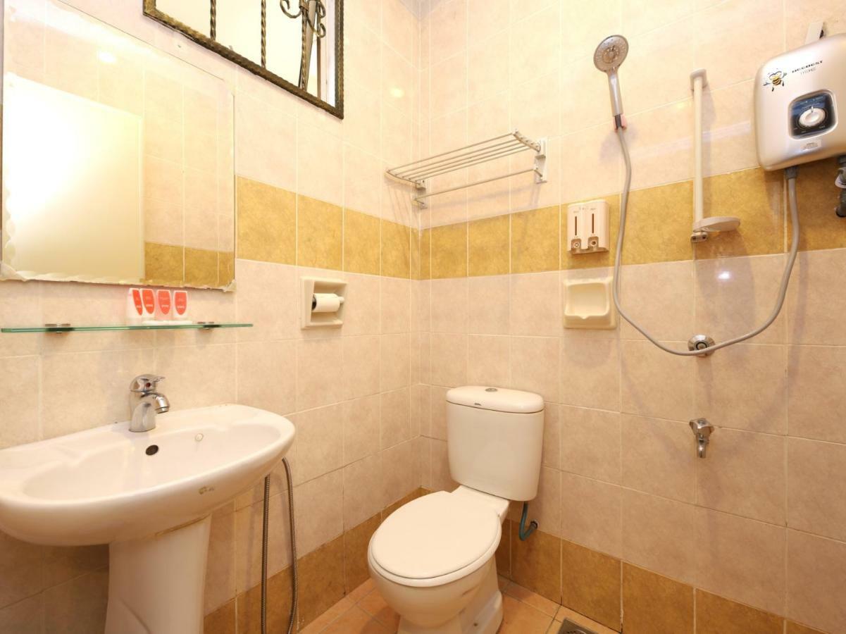 Oyo 750 Comfort Hotel Kota Kinabalu Esterno foto