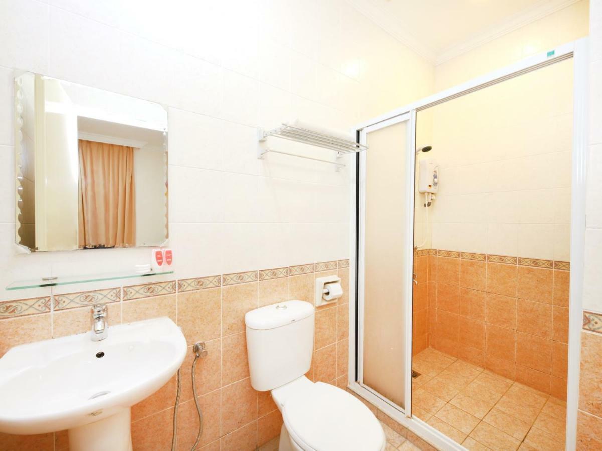 Oyo 750 Comfort Hotel Kota Kinabalu Esterno foto
