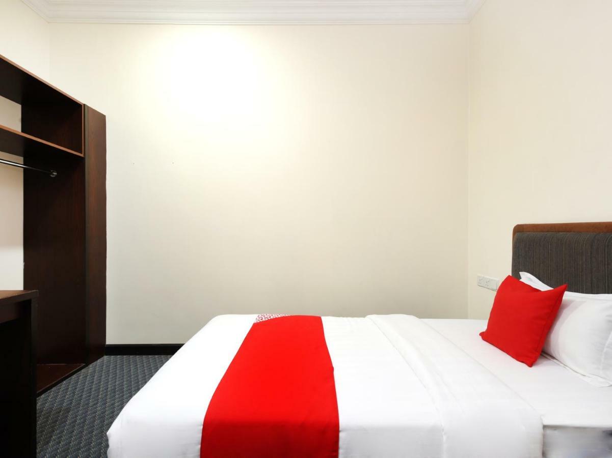 Oyo 750 Comfort Hotel Kota Kinabalu Esterno foto