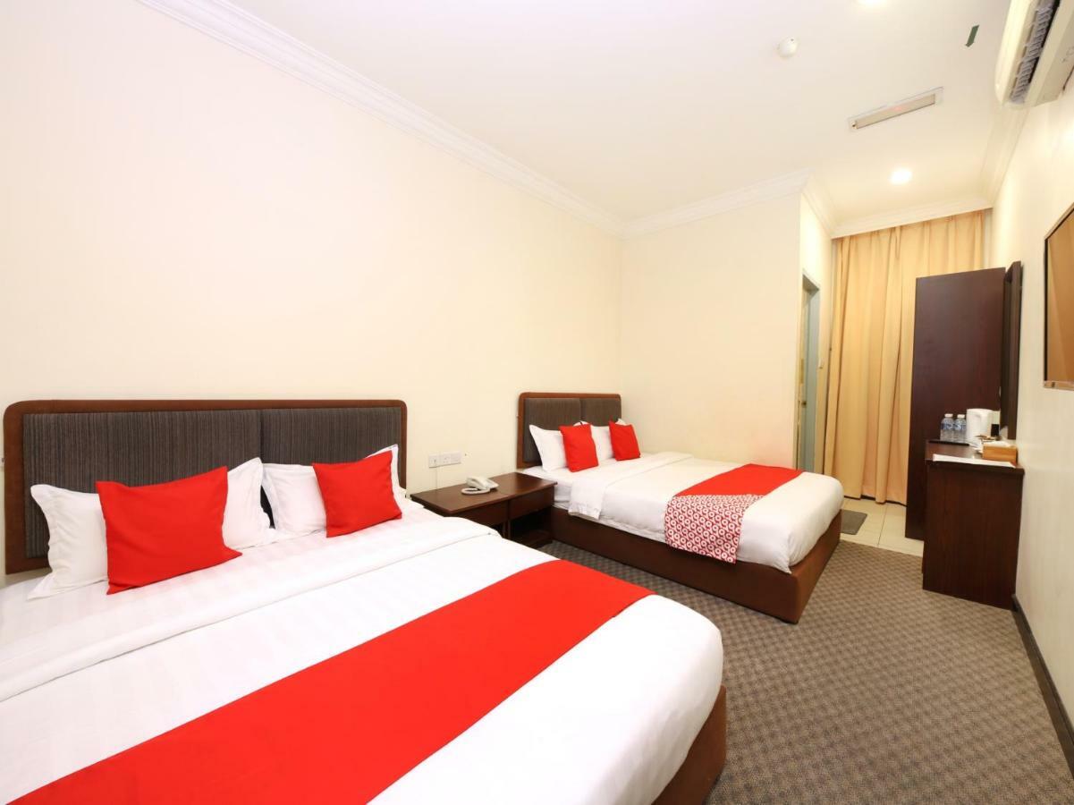 Oyo 750 Comfort Hotel Kota Kinabalu Esterno foto