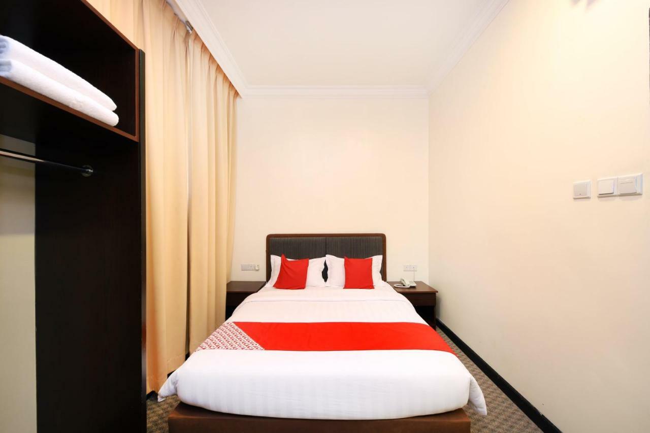 Oyo 750 Comfort Hotel Kota Kinabalu Esterno foto