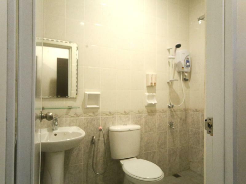 Oyo 750 Comfort Hotel Kota Kinabalu Esterno foto