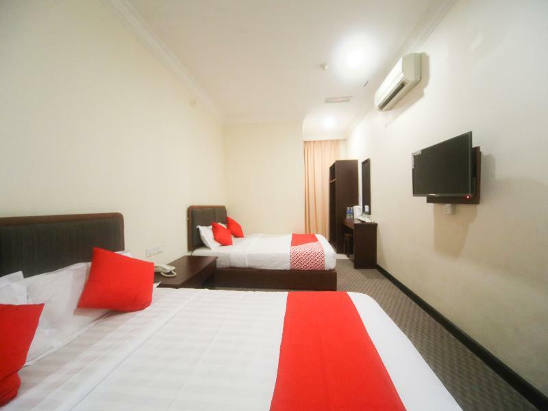 Oyo 750 Comfort Hotel Kota Kinabalu Esterno foto