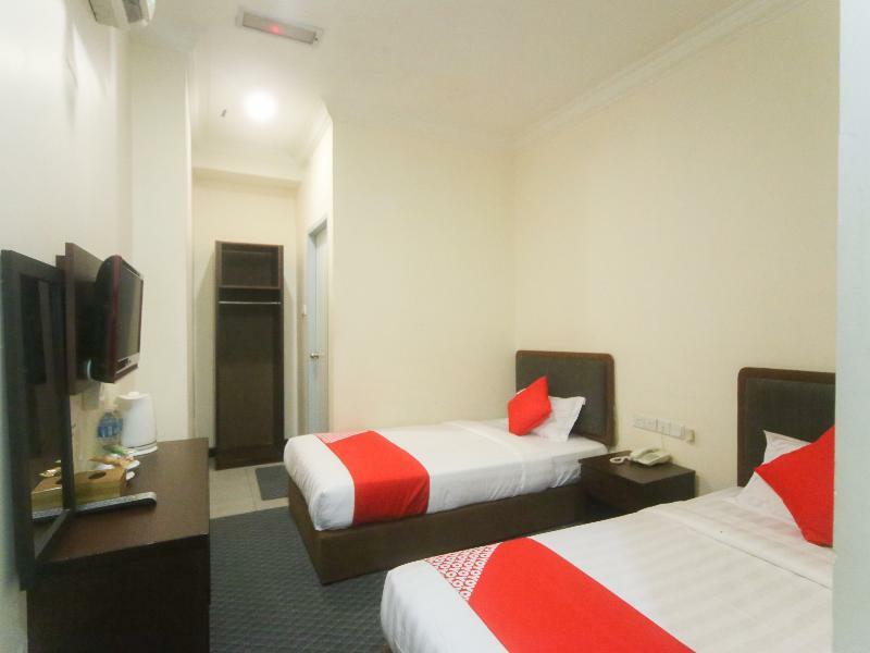 Oyo 750 Comfort Hotel Kota Kinabalu Esterno foto