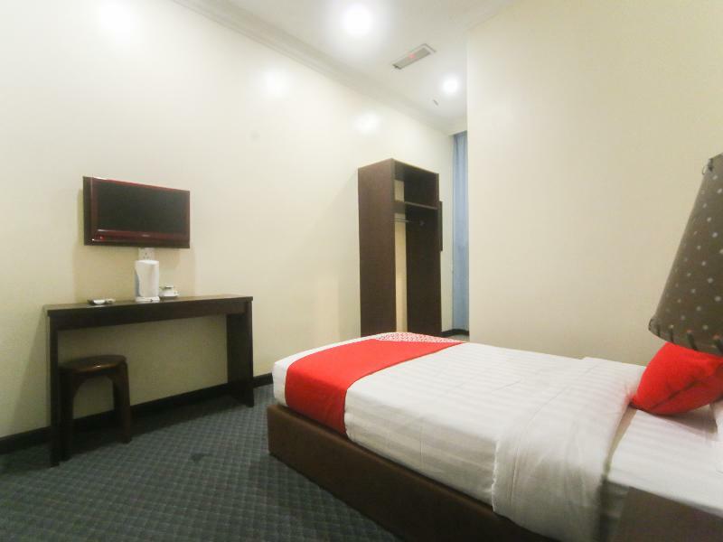 Oyo 750 Comfort Hotel Kota Kinabalu Esterno foto