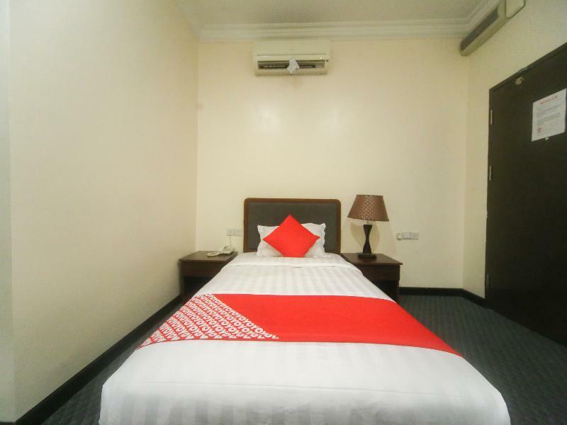 Oyo 750 Comfort Hotel Kota Kinabalu Esterno foto