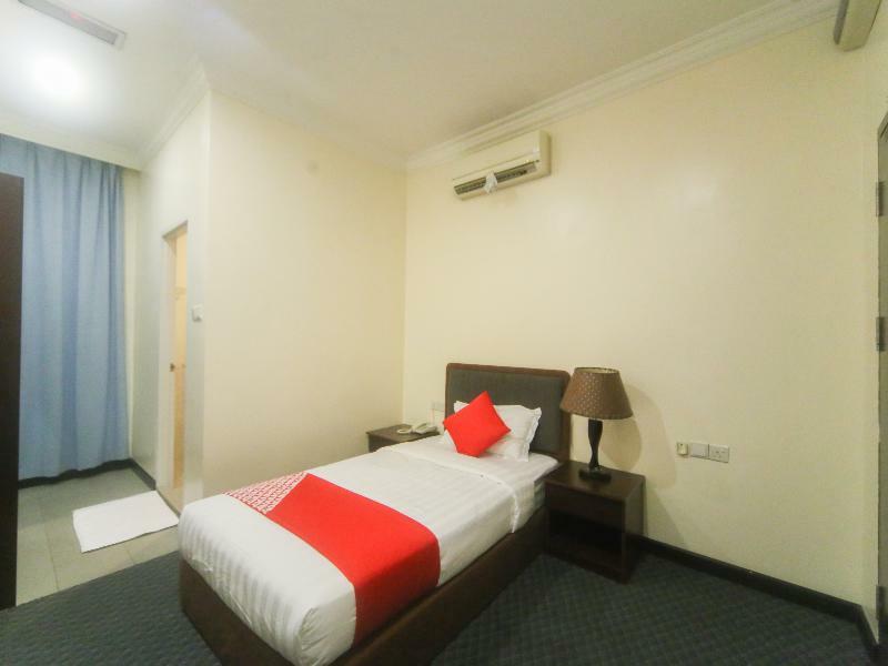 Oyo 750 Comfort Hotel Kota Kinabalu Esterno foto
